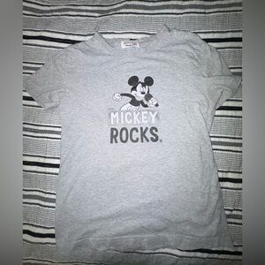 Disney Mickey Rocks Graphic T Shirt‎ Indigo Bank Gray Short Sleeve